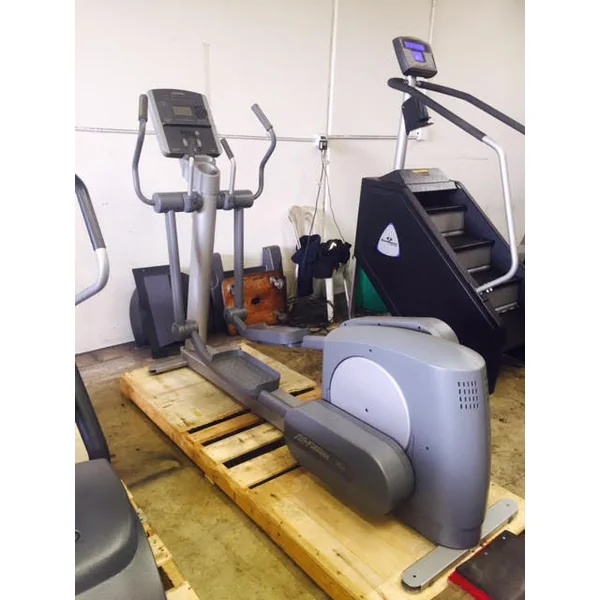Life fitness 95XI Commercial Cross Trainer . Call Now For Lowest Pricing Guaranteed!