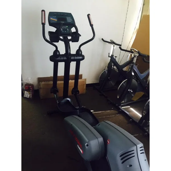 Life Fitness CT 9500 Commercial Cross Trainer. Call Now For Lowest Pricing Guaranteed!