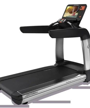 Life Fitness Platinum Club Series Treadmill with Discover SE3 HD Console